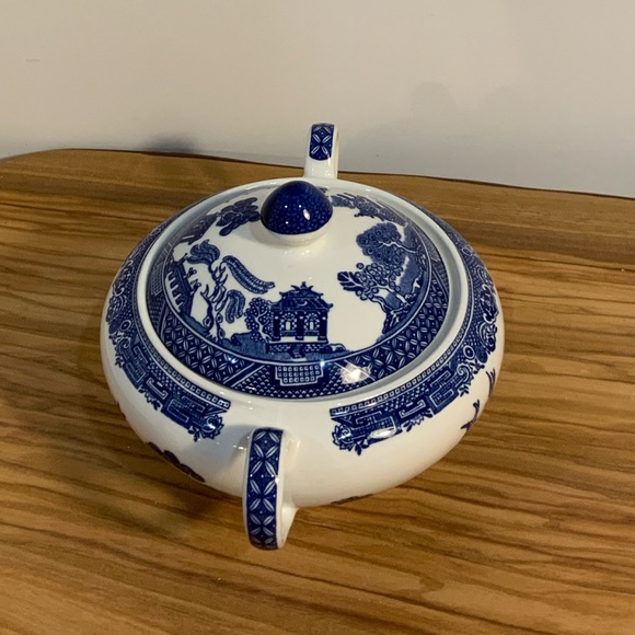Blue Willow Style Sugar Bowl - Picture 4 of 16
